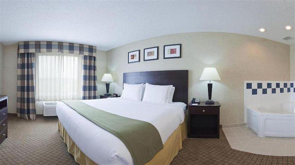Holiday Inn Express Hotel & Suites Anderson By Ihg Exterior photo