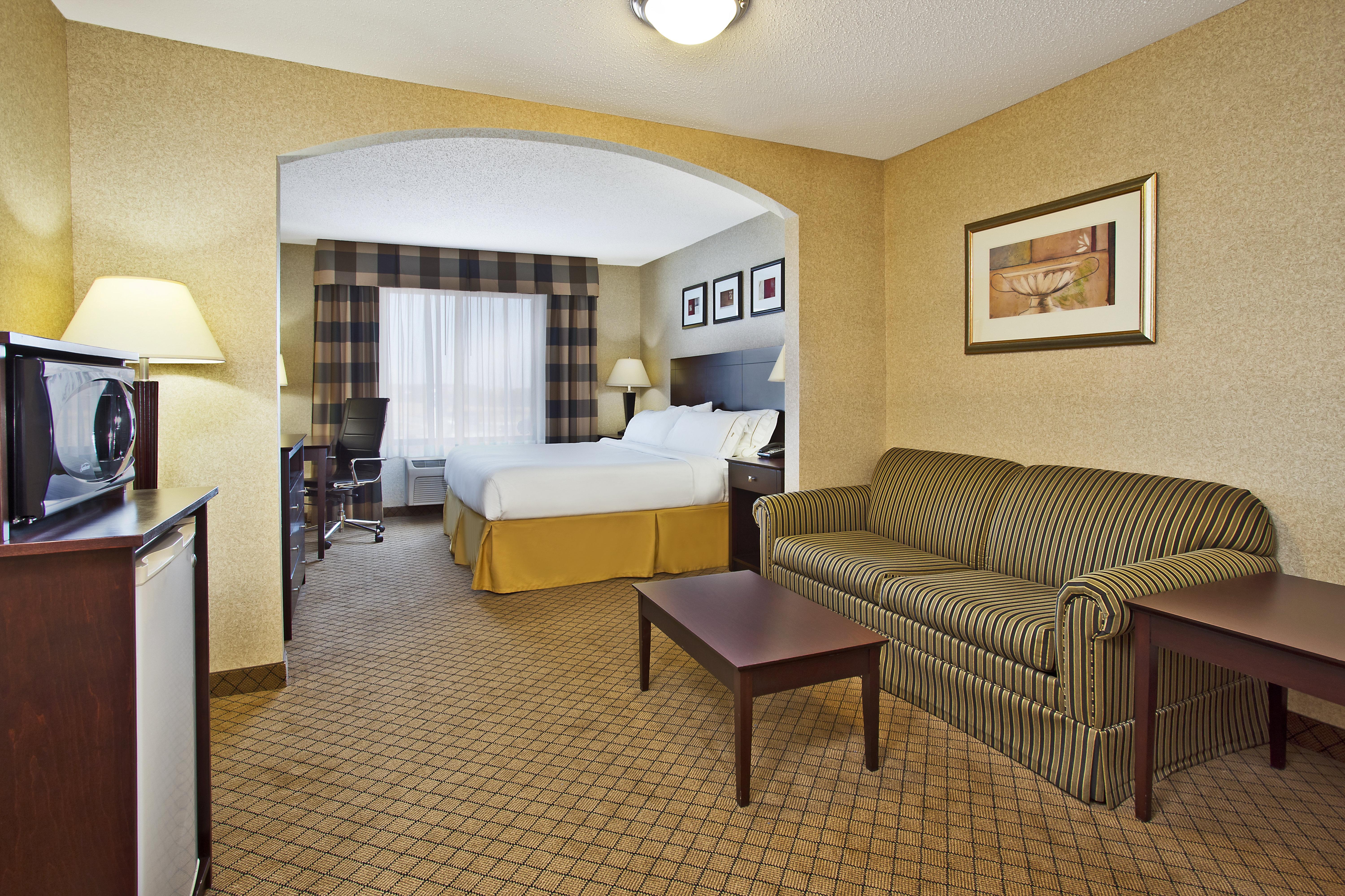 Holiday Inn Express Hotel & Suites Anderson By Ihg Exterior photo