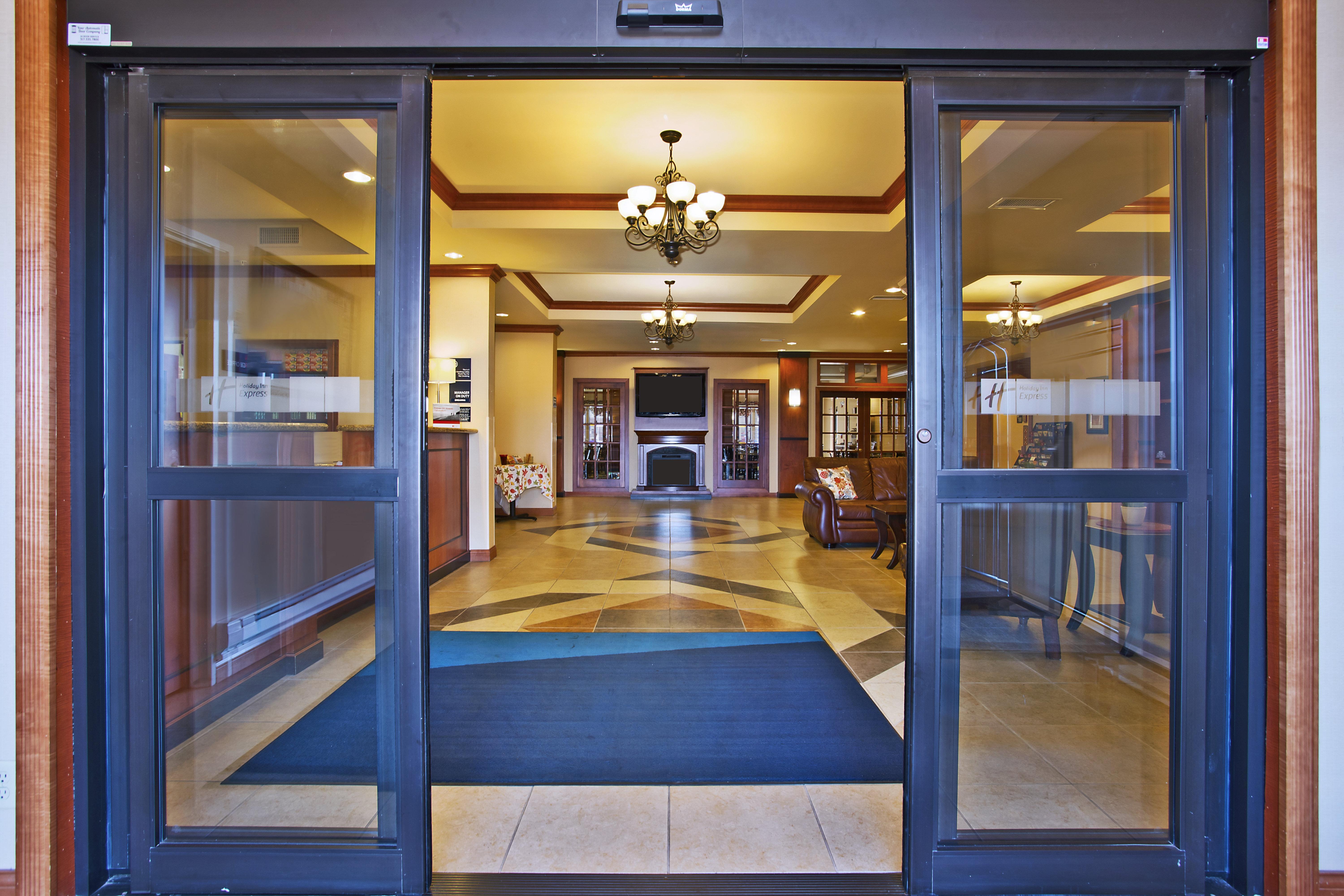 Holiday Inn Express Hotel & Suites Anderson By Ihg Exterior photo
